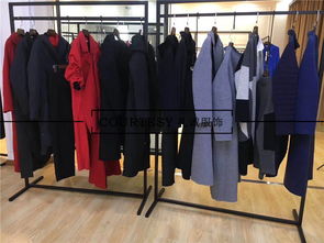 如何優(yōu)化蘭夢萱品牌女裝尾貨折扣店的陳列方式，提升服裝美感與吸引力